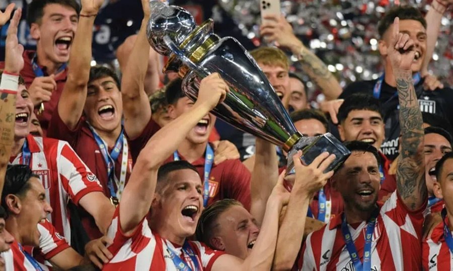 Estudiantes celebra el título del Torneo Clausura tras imponerse en la definición por penales ante Racing en una final disputada en Santiago del Estero.