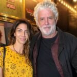 Romina Gaetani junto a su pareja, Luis Cavanagh, durante un evento social.