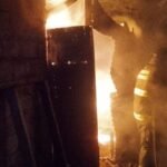 Daños materiales tras un incendio en una vivienda de la zona costera de Arroyo Leyes, bajo investigación judicial.