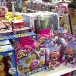 Juguetería tradicional con variedad de juegos y juguetes orientados a distintos rangos de precio.