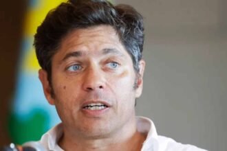 Axel Kicillof durante una presentación pública en la provincia de Buenos Aires.