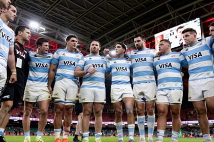 Archivo: Jugadores de Los Pumas durante una formación en un partido internacional.