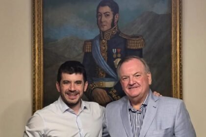 Felipe Michlig y Leonel Chiarella durante una reunión institucional en la Cámara de Senadores de Santa Fe.