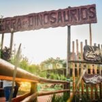 Acceso principal al Parque de Puerto General San Martín, ubicado sobre Avenida Córdoba, a pocos metros de la autopista Brigadier Estanislao López.