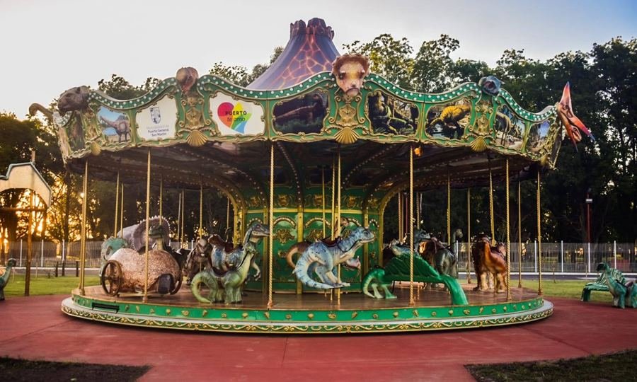 El Parque de Puerto General San Martín, un espacio recreativo pensado para el encuentro familiar y el disfrute de todas las edades.