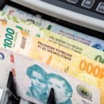 Billetes de curso legal en Argentina, en una imagen de archivo utilizada para ilustrar operaciones financieras.