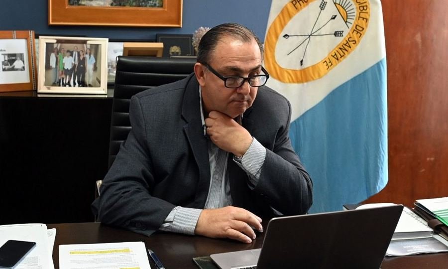 Juan Pablo Poletti, intendente de Santa Fe, durante una actividad institucional vinculada a la agenda de gestión y proyección internacional de la ciudad.