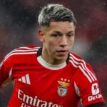 Gianluca Prestianni en una acción de juego durante un partido oficial