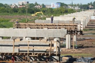 Trabajos de infraestructura en el nuevo puente que conectará Santa Fe con Santo Tomé.