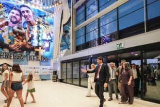 El gobernador Maximiliano Pullaro encabezó la inauguración del renovado Aeropuerto Internacional Islas Malvinas de Rosario, tras una inversión histórica realizada íntegramente con fondos provinciales.