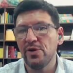 Sebastián Cámara, subsecretario de Educación Inicial de la ciudad de Santa Fe, durante la entrevista realizada vía Zoom en el programa F5.