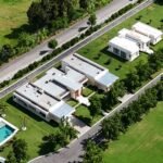 Vista general de la mansión de Pilar mencionada en la investigación judicial.