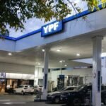 Una estación de servicio de YPF, en el marco de los cambios anunciados en la política de precios de los combustibles.