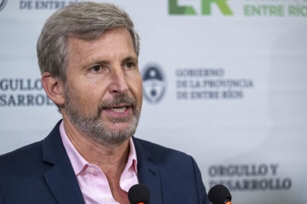 El gobernador Rogelio Frigerio durante una conferencia en la Casa de Gobierno de Entre Ríos.