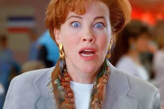 Catherine O’Hara, actriz canadiense reconocida mundialmente por sus papeles en cine y televisión.
