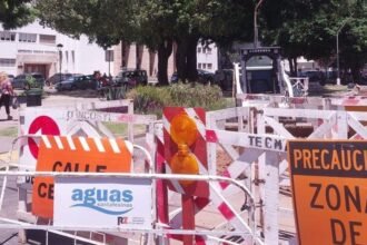 Trabajos de renovación de cañerías de agua potable en el macrocentro de la ciudad de Santa Fe.