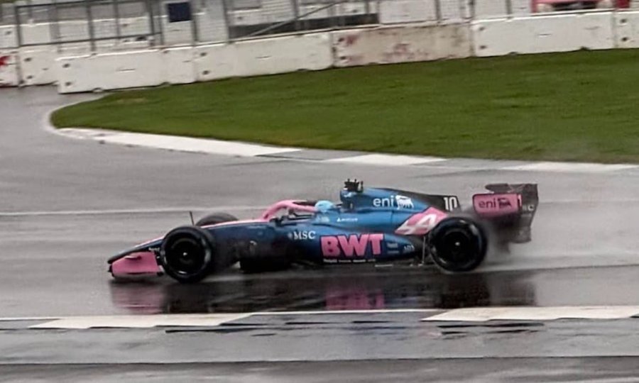 Franco Colapinto durante una sesión de pruebas con Alpine en el Circuito de Montmeló, en el marco de los ensayos previos a la temporada de Fórmula 1.
