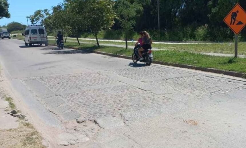 Tramo de Avenida Peñaloza con baches y roturas que serán intervenidos por el municipio.