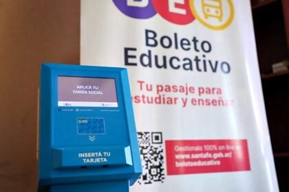 El Boleto Educativo es una política pública de Santa Fe que alcanza a estudiantes, docentes y asistentes escolares de todos los niveles educativos.