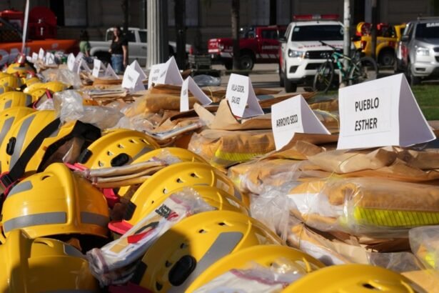Equipos destinados a Bomberos Voluntarios de distintos puntos de Santa Fe, para fortalecer la lucha contra incendios forestales.