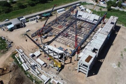 Avanza la construcción del Microestadio del CARD en el sur de la ciudad de Santa Fe, una obra clave para los Juegos Suramericanos 2026 y el desarrollo deportivo provincial.