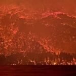 Brigadistas y equipos de emergencia trabajan intensamente para contener el avance de los incendios forestales en la Comarca Andina de Chubut.