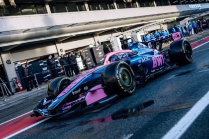 Franco Colapinto durante una jornada de test de pretemporada de la Fórmula 1 en el circuito de Barcelona-Catalunya.