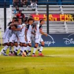 El equipo de Colón celebró su primer triunfo del año en Paysandú, con una actuación convincente en la Serie Río de la Plata.