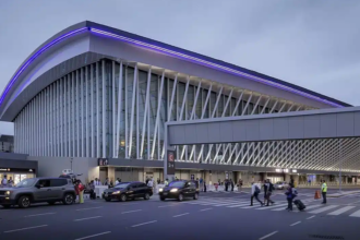 Vista general del Aeropuerto Internacional de Ezeiza, principal terminal aérea del país y eje del tráfico internacional argentino.