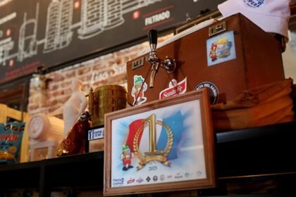 La Fiesta de la Chopera reúne a vecinos y visitantes en un patio cervecero que celebra la tradición y la identidad santafesina.