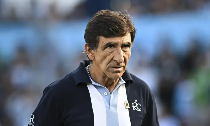 El entrenador de Racing, Gustavo Costas, en un encuentro oficial de la Academia.