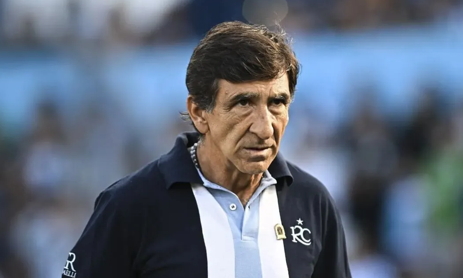 El entrenador de Racing, Gustavo Costas, en un encuentro oficial de la Academia.