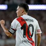 Juanfer Quintero celebra su gol con la camiseta de River Plate en el estadio Monumental. Foto de archivo.