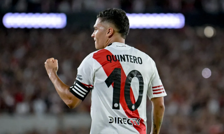 Juanfer Quintero celebra su gol con la camiseta de River Plate en el estadio Monumental. Foto de archivo.