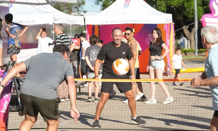 El Fan Fest itinerante de los Juegos Suramericanos 2026 en la explanada de la Estación Belgrano, con propuestas interactivas y actividades deportivas para toda la familia.