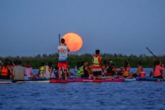 La Costanera Este de Santa Fe, uno de los principales puntos de encuentro turístico y recreativo de la ciudad durante la temporada de verano.