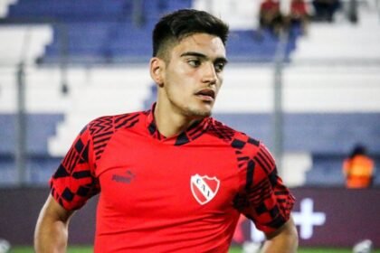 Kevin López, con la camiseta de Independiente de Avellaneda: el mediocampista entrenó con Colón en Santa Fe, pero finalmente no cerró su llegada y terminó acordando su incorporación a Instituto de Córdoba.