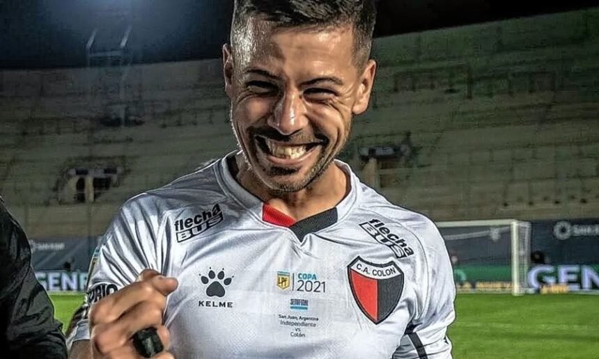 Federico Lértora vuelve a ponerse la camiseta de Colón tras su regreso al club.