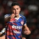 Mauricio Martínez con la camiseta de Unión de Santa Fe, durante una de sus etapas como mediocampista del club. Foto de archivo.