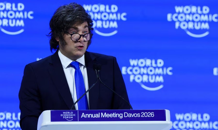 Javier Milei durante su exposición en el Foro Económico Mundial de Davos, donde defendió las reformas económicas y el modelo de libre mercado impulsado por su gobierno.