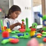 Niñas y niños disfrutan de actividades lúdicas en un Jardín Municipal de Santa Fe, un espacio que promueve el aprendizaje, el juego y la inclusión desde los primeros años. Foto: Municipalidad de Santa Fe