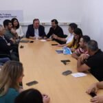 Representantes sindicales y autoridades participan de una audiencia paritaria en el Ministerio de Trabajo de Santa Fe.