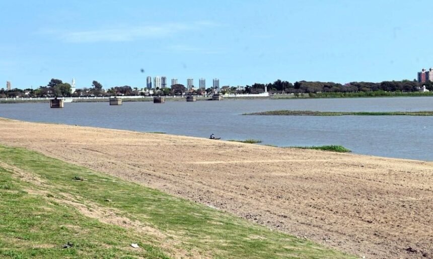 Vista del Paseo de la Laguna, nuevo espacio público habilitado para el disfrute recreativo durante la temporada de verano en Santa Fe.