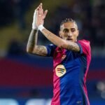 Raphinha, protagonista ofensivo del Barcelona en un partido vibrante.