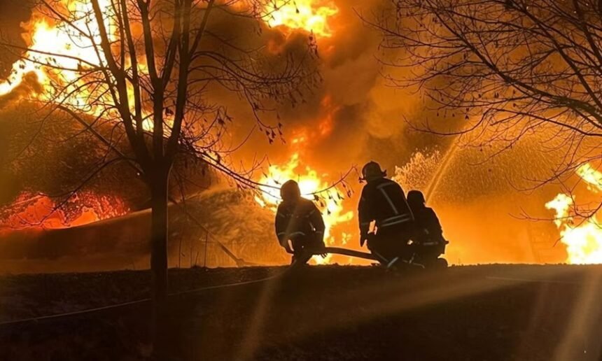 Daños en infraestructura civil tras el ataque masivo de drones rusos contra distintas regiones de Ucrania durante Año Nuevo.