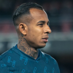 El colombiano Sebastián Villa, con la camiseta de Independiente Rivadavia.