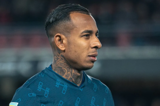 El colombiano Sebastián Villa, con la camiseta de Independiente Rivadavia.