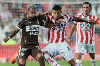Unión y Platense disputaron un partido cerrado y sin goles en el estadio 15 de Abril por la Liga Profesional.