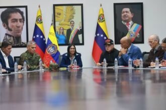 Delcy Rodríguez durante un mensaje público en el que llamó al diálogo internacional y al respeto por la soberanía de Venezuela.