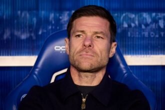 Xabi Alonso durante un partido oficial del Real Madrid, en su etapa como entrenador del primer equipo.